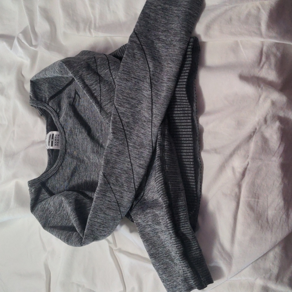 Gymshark long sleeve - Picture 3 of 3